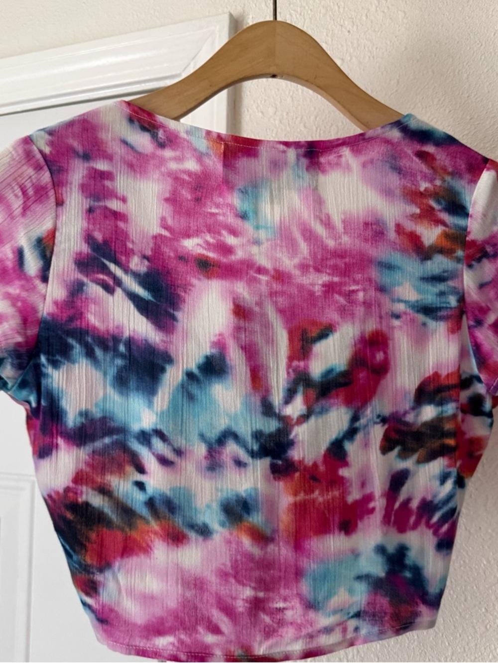 NWT Vanessa Mooney multicolor pink tie dye rayon gauze cropped tie front top - Picture 3 of 5